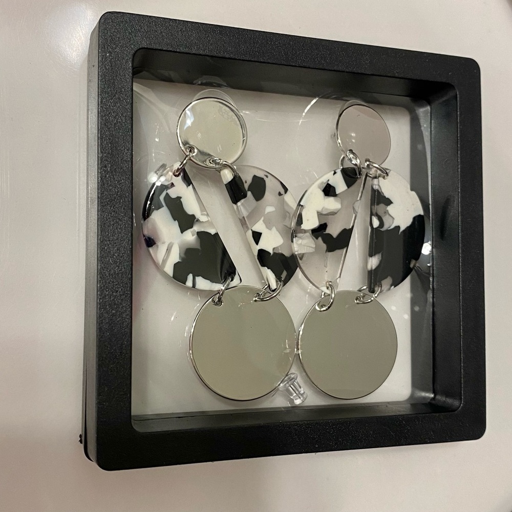Sassy Jones Zaria Dangles -Dalmata Marble